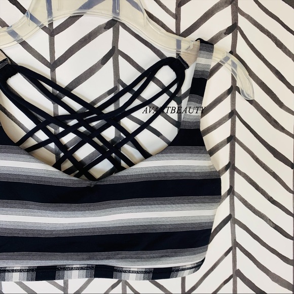 🔸 Lululemon free to be wild bra striped black 4 - Picture 3 of 9